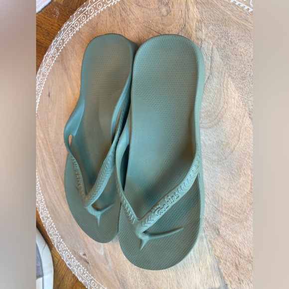 Green Flip Flops Archies Women’s 8 Khaki Green - Picture 6 of 7